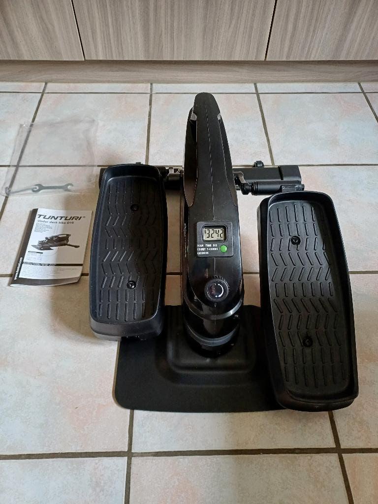 Tunturi Cardio Fit D10 Under Desk bike - Bureaufiets, Sport en Fitness, Ophalen, Zo goed als nieuw, Benen, Overige typen