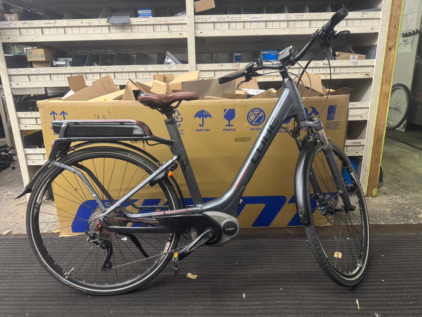 Cube e-bike met bosch motor, Fietsen en Brommers, Elektrische fietsen, Ophalen, Zo goed als nieuw, Cube