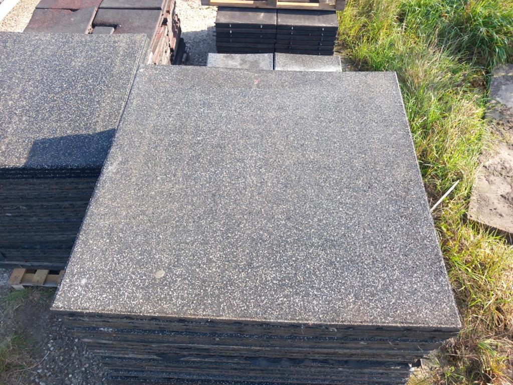 57 Rubber matten 100x100x3, Weidegang