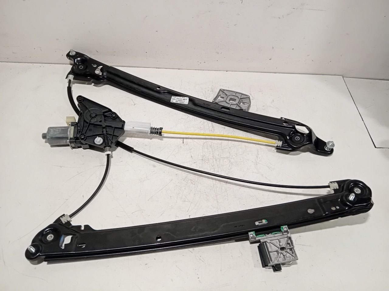 Raammechaniek elektrisch rechts voor Audi Q8, Onderdelen@venauto.nl, Van der Ven Autorecycling B.V., Ettenseweg 76, 4706 PB Roosendaal, The Netherlands