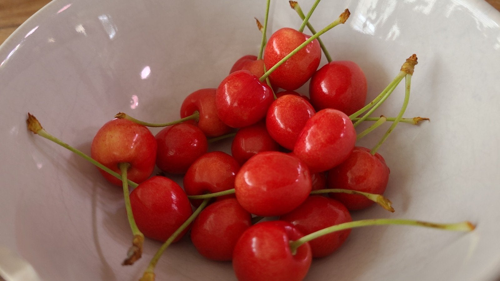 Lekkere bio vleeskersen te koop 9 euro per kilo, Ophalen