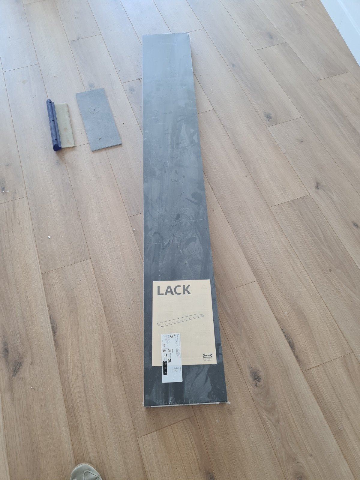 Wandplank Ikea, Enlèvement