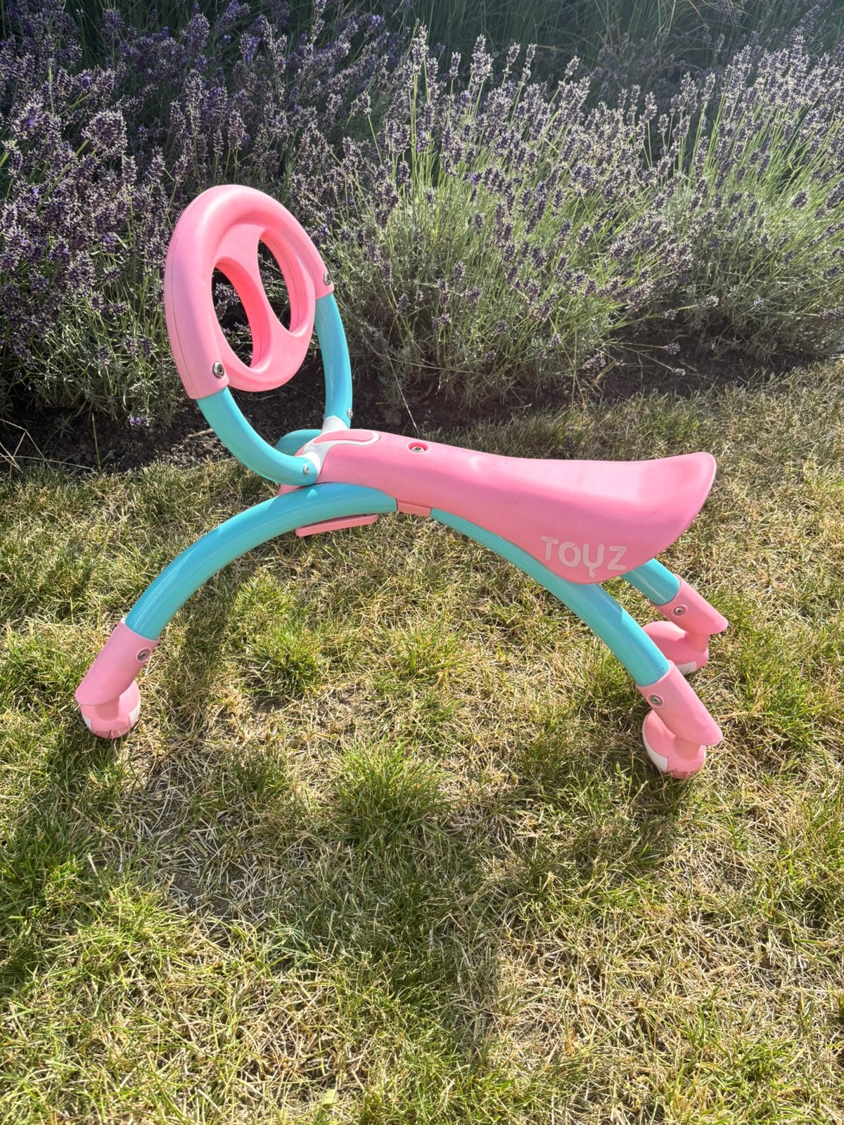 Loopfiets Toyz, Kinderen en Baby's, Speelgoed | Buiten | Speeltoestellen, Ophalen, Zo goed als nieuw