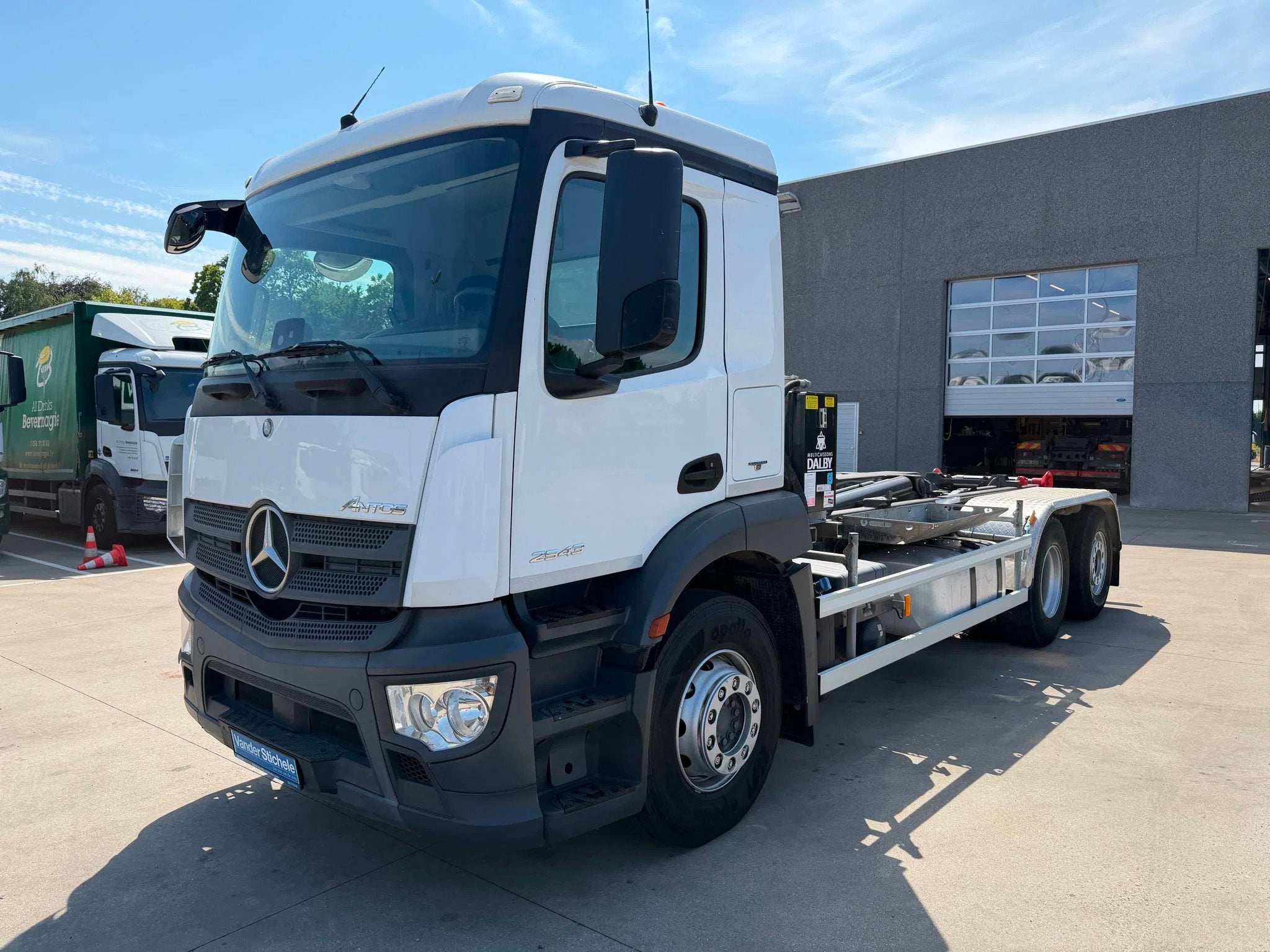Mercedes-Benz ANTOS 2643 - MOTOR PTO - STUUR & LIFTAS, Euro 6, Wit, Mercedes-Benz, Bedrijf