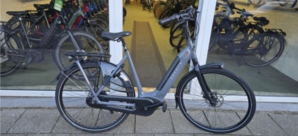 Gazelle Elektrische Grenoble C8 HMB 57, Fietsen en Brommers, Elektrische fietsen, Zo goed als nieuw, Gazelle, 55 tot 59 cm, 50 km per accu of meer
