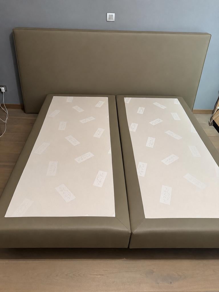 Boxspring 180cm x 200cm met lederen bord, Enlèvement, Utilisé, 180 cm, 200 cm