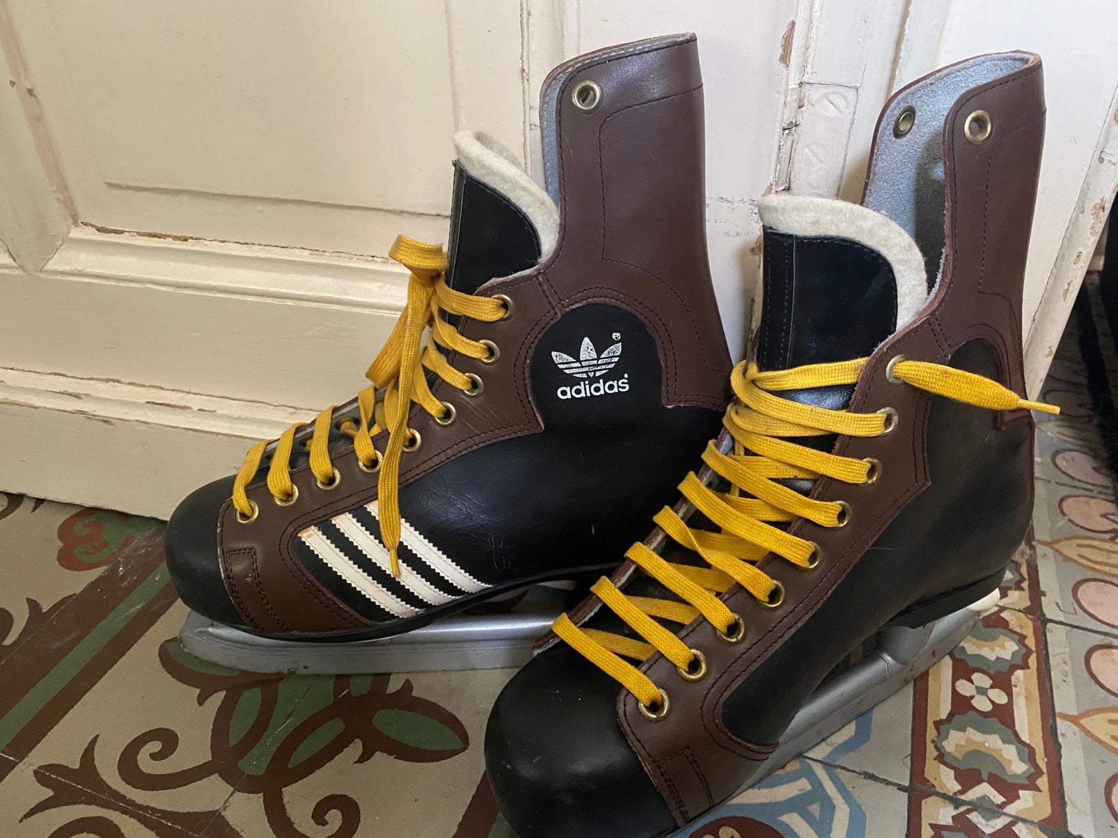 Patins de hockey vintage..., Enlèvement, Comme neuf, Patins de hockey sur glace
