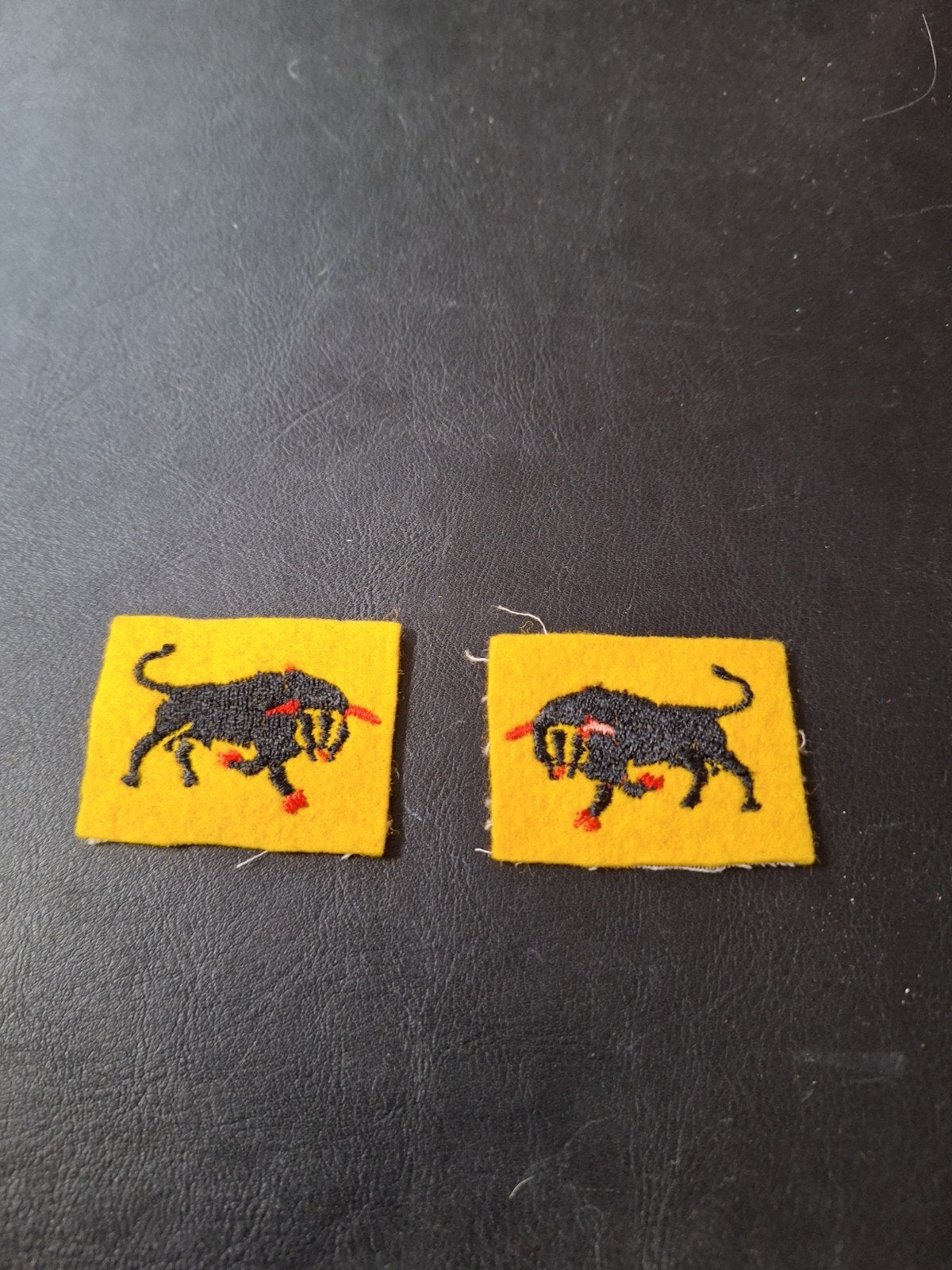 paire insignes anglais 11th division, Enlèvement ou Envoi