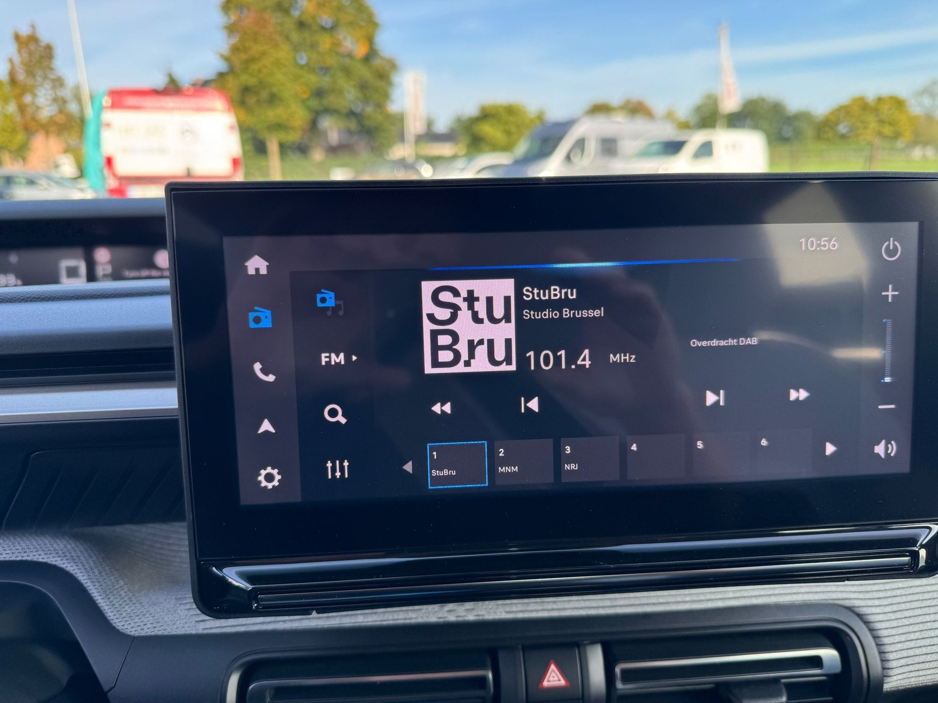 C3 ELECTRIC 113 COMFORT RANGE MAX, Autos, 113 ch, Achat, https://public.car-pass.be/vhr/eb51eceb-4cd9-45f1-a813-fba667e54926, Noir