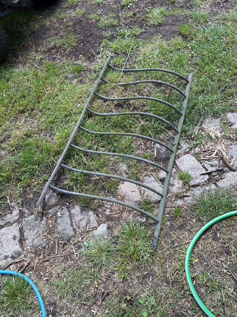 Mangeoire à foin, Enlèvement