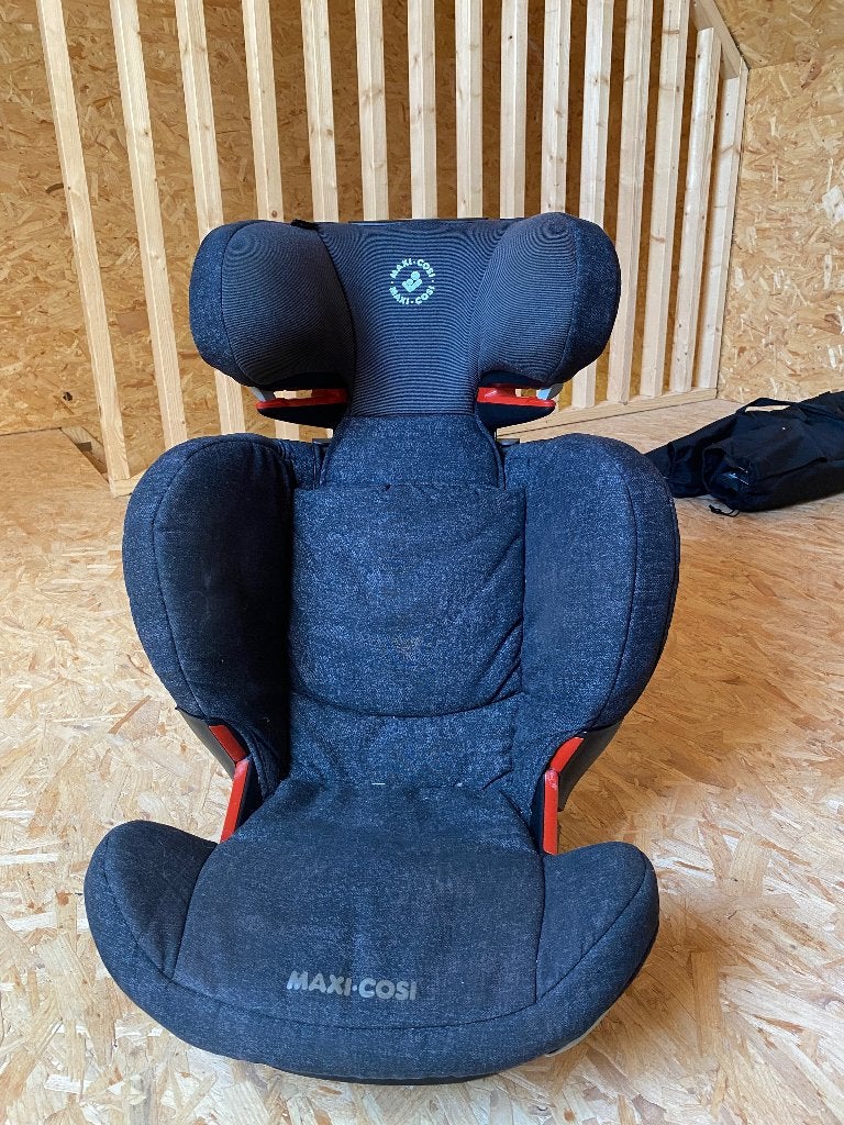 Maxi cosi rodifix kinderstoel auto grijs met isofix, Ophalen, Autogordel of Isofix, Gebruikt, 15 t/m 36 kg