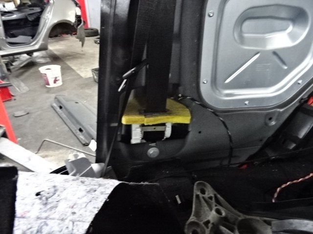 CEINTURE DE SECURITE AVANT DROIT BMW 1 serie (E82), Utilisé, BMW, Petuelring 130
80809  München, DE, Bayerische Motoren Werke AG