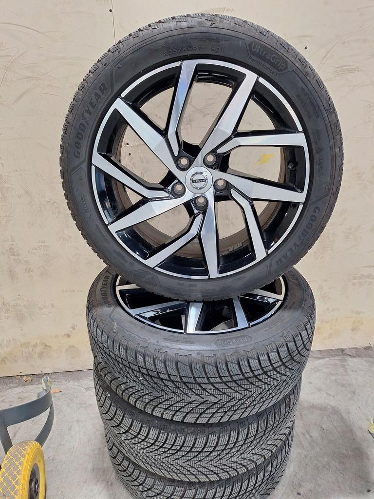 Volvo V60 Winterset 18 Inch Origineel, Ophalen, 18 inch, Gebruikt, -