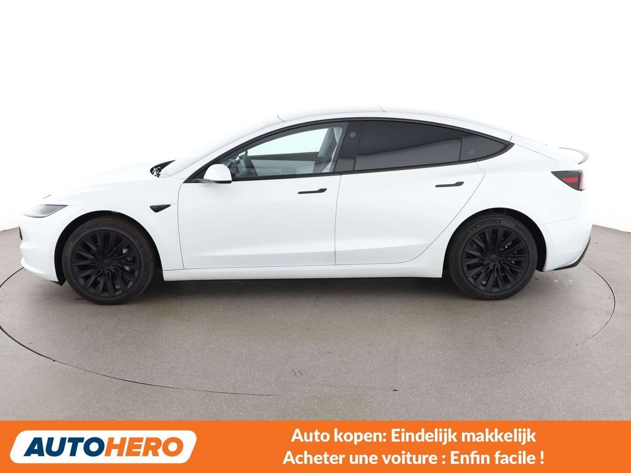 Tesla Model 3 Standard Range (bj 2025, automaat), Auto's, Automaat, 4 deurs, Achterwielaandrijving, Gebruikt