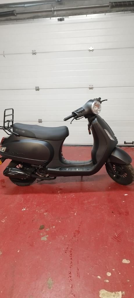 Scooter La Souris 4-takt injectie 7000 km!, Fietsen en Brommers