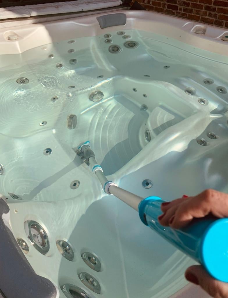 Jacuzzi Wellis, Jardin & Terrasse, Bains à remous et Spas, Enlèvement, Utilisé, Escalier, Fixé