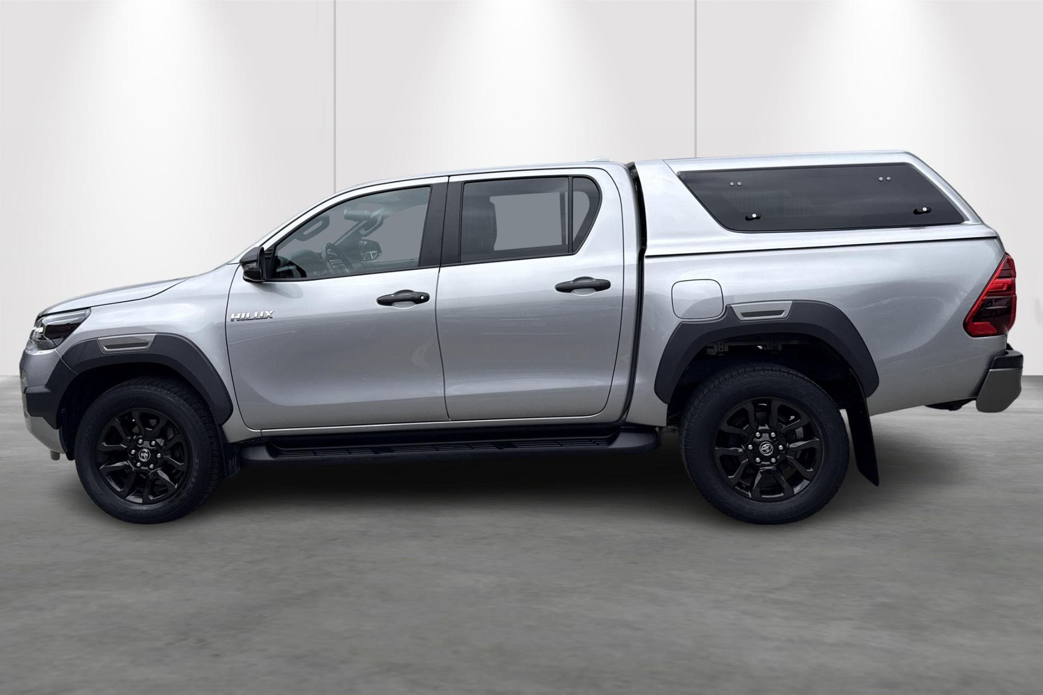 Toyota Hilux 2.8 D-4D Double Cab Aut Invincible BTW-AUTO, Auto's, Automaat, 4 deurs, Stof, Gebruikt