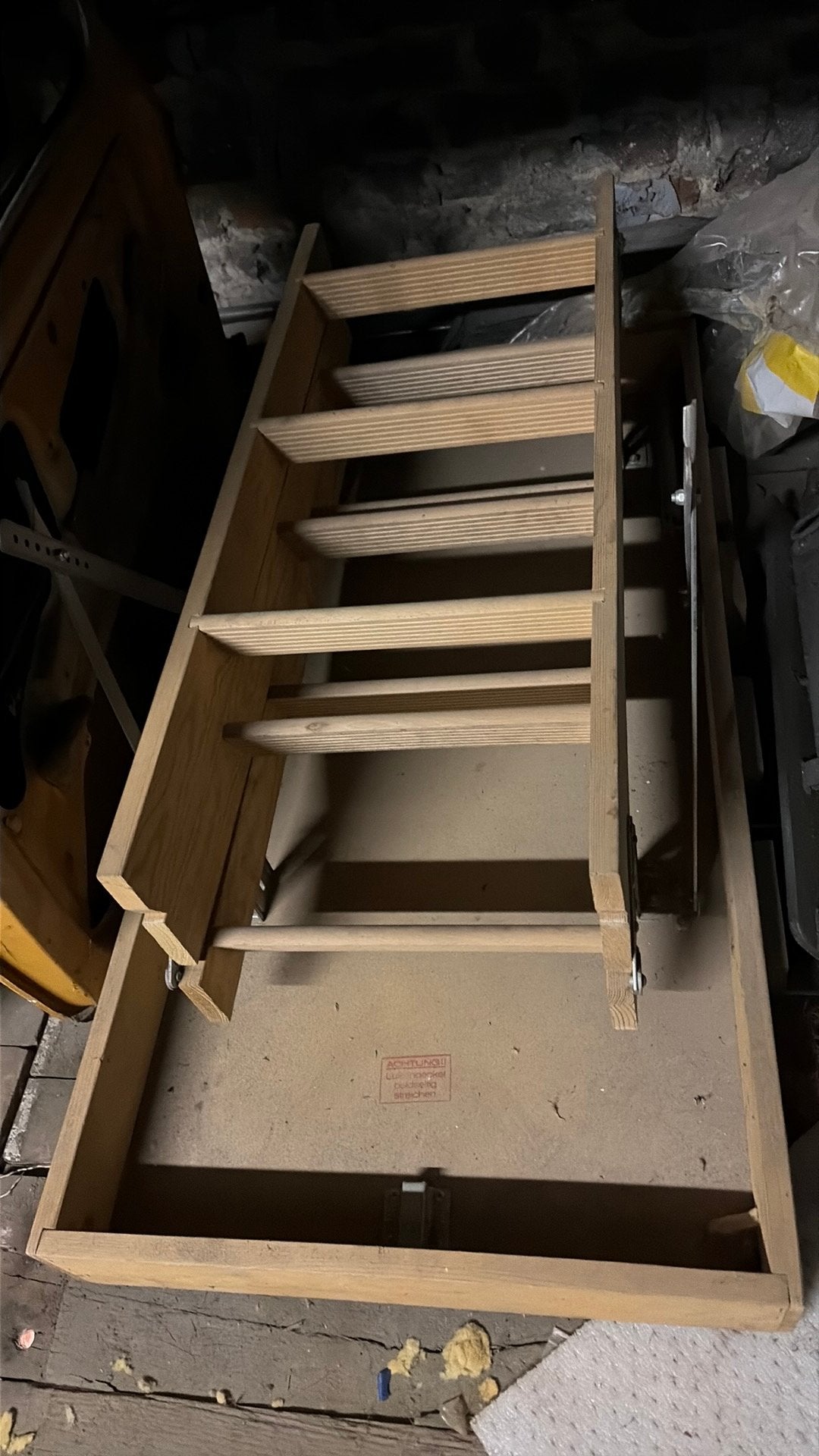 Echelle escamotable 58 par 117, Doe-het-zelf en Bouw, Ladders en Trappen, Ophalen, Gebruikt, Ladder, Opvouwbaar of Inschuifbaar