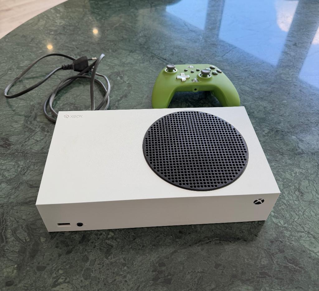 Xbox series x + 1 of 2 controllers, Games en Spelcomputers, Spelcomputers | Xbox | Accessoires, Ophalen, Zo goed als nieuw, Controller