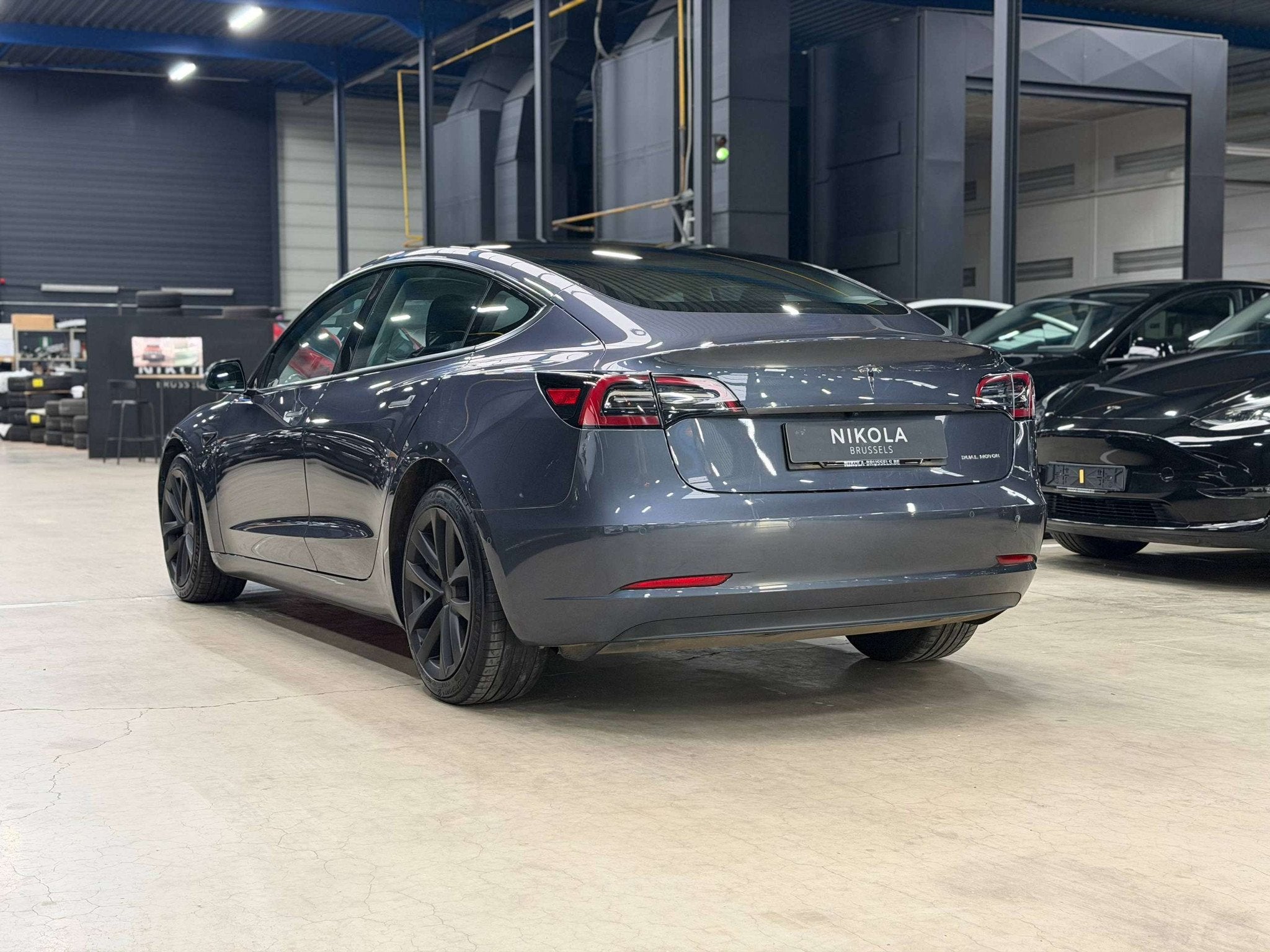 Tesla Model 3 AUTOPILOT - LONG RANGE - ALL WHEEL DRIVE - FAC, Autos, Cuir, Argent ou Gris, Achat, 4 portes