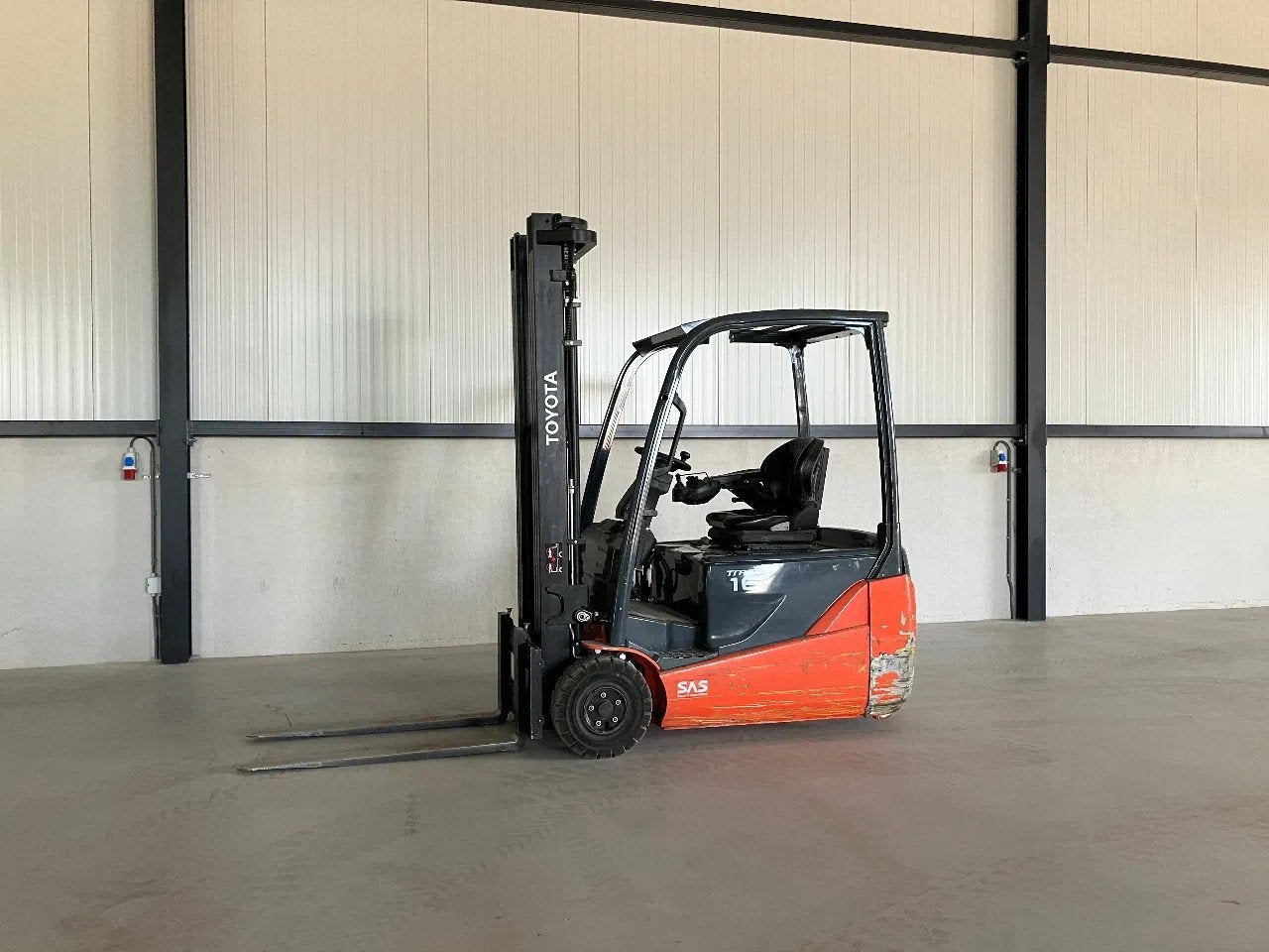 Toyota elektrische heftruck 8FBE16T, Articles professionnels, Machines & Construction | Chariots élévateurs & Transport interne