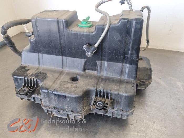 Réservoir Adblue d'un Nissan NV400, -, 3 mois de garantie, Utilisé, -