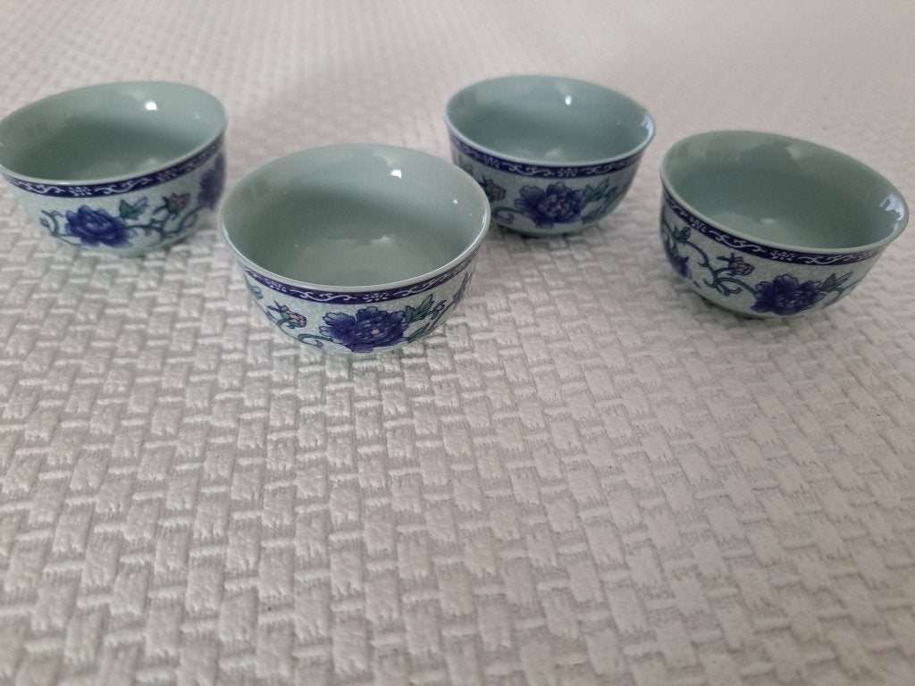 A vendre 4 bols chinois en porcelaine décor floral, Enlèvement