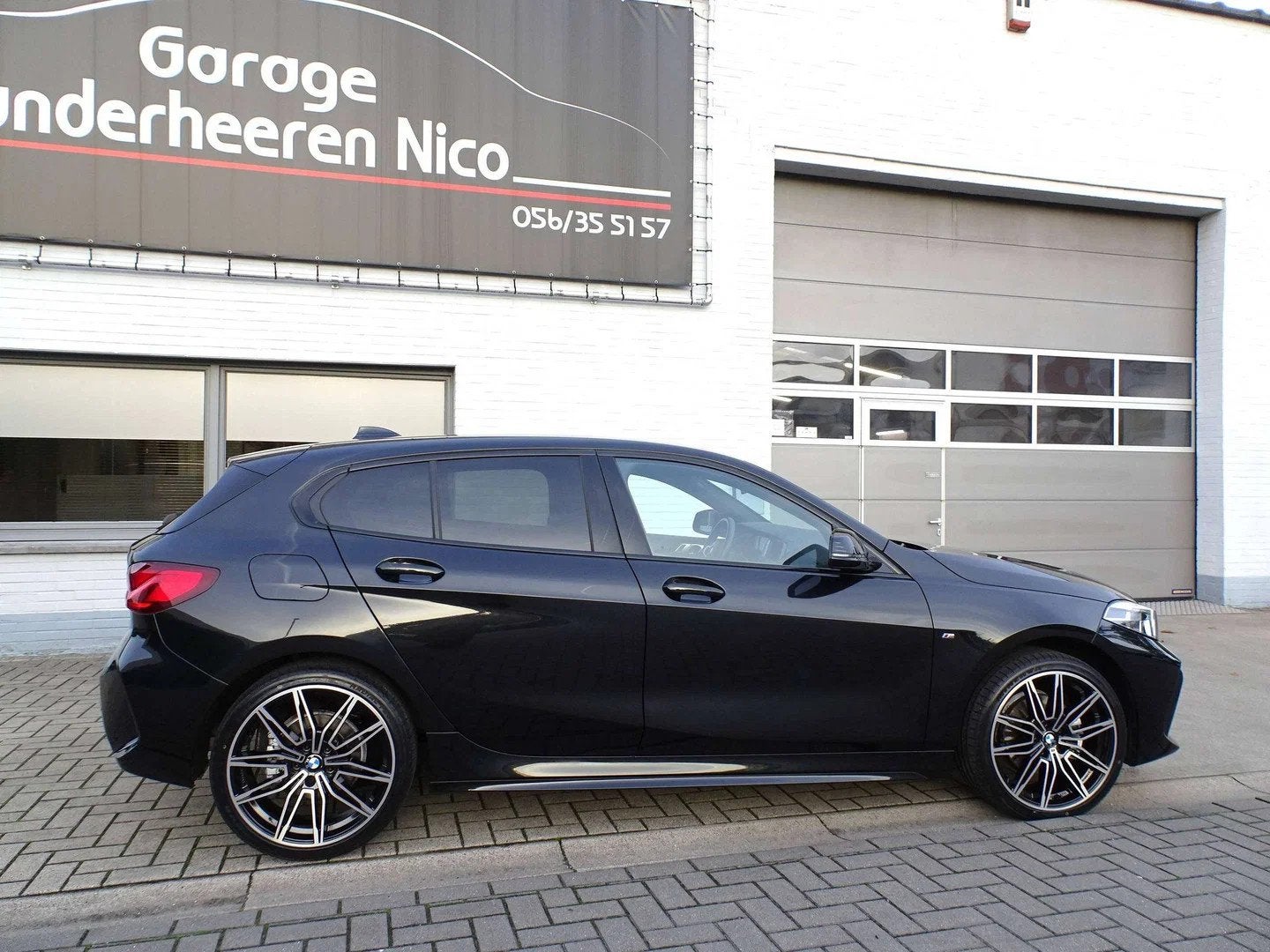 BMW 1 Serie 116 iA M-PACK CARPLAY,SFEERVERLICHTING,SPORTZETE, Auto's, Automaat, Sportstoelen, 1 Reeks, Gebruikt