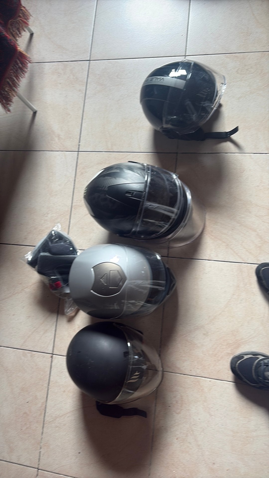 Brommer helm tekoop 4, Ophalen, Zo goed als nieuw
