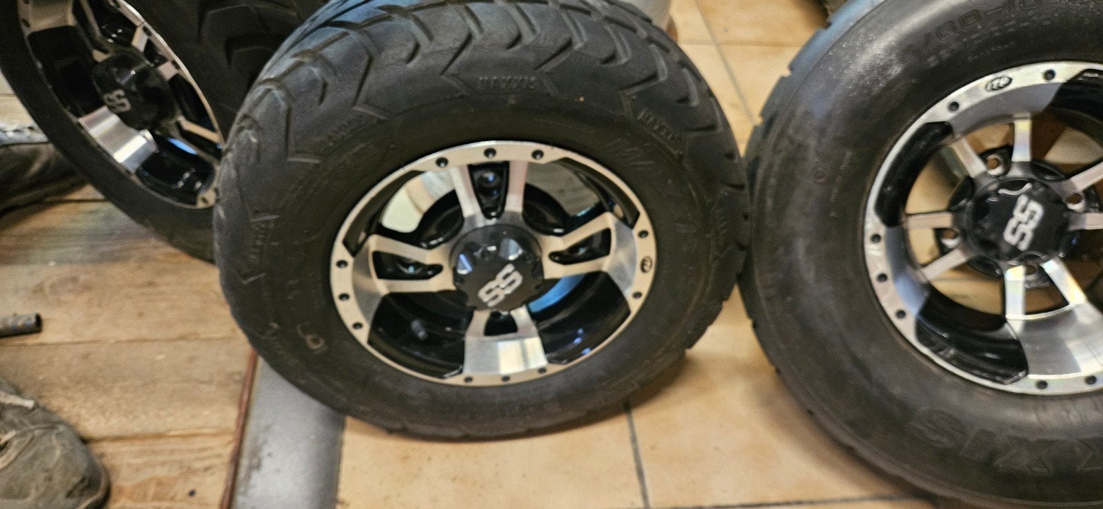 Jantes ss avec pneux pour 700 raptor