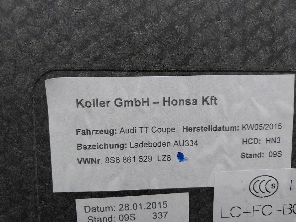 TAPIS DE COFFRE TT (FV3 / FVP) (|8S8861529LZ8|8S8861529|), Auto-Union-Straße  1,
85057  Ingolstadt, DE, Info@audi.de, Audi, Utilisé