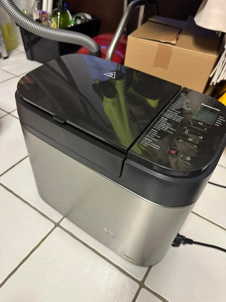 Broodbakmachine Panasonic SD-YR2550, Enlèvement ou Envoi, Comme neuf, Avec minuteur, Plus de 10 programmes