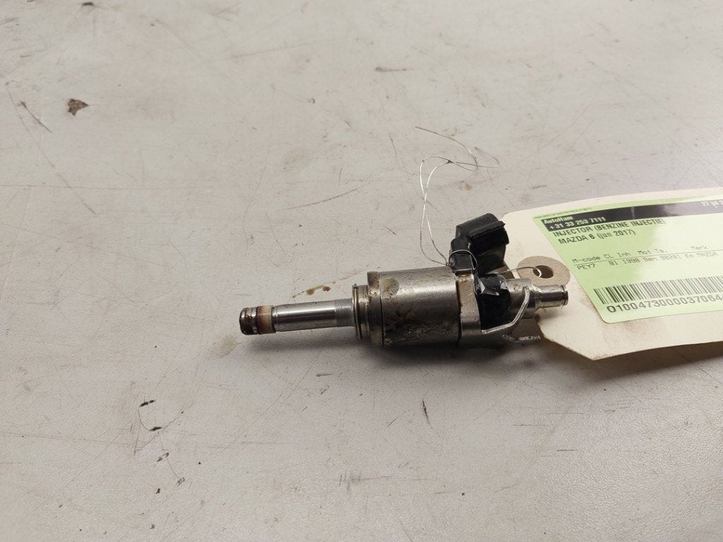 INJECTOR BRANDSTOF Mazda 6 SportBreak (GJ / GH / GL), Hitdorfer Straße 73
51371  Leverkusen, DE, Gebruikt, Mazda, Info@mazda.de