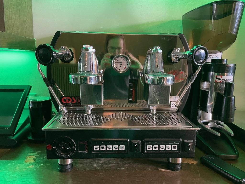 Koffiemachine, Gebruikt, Koffiemachine, Gemalen koffie, 2 tot 4 kopjes