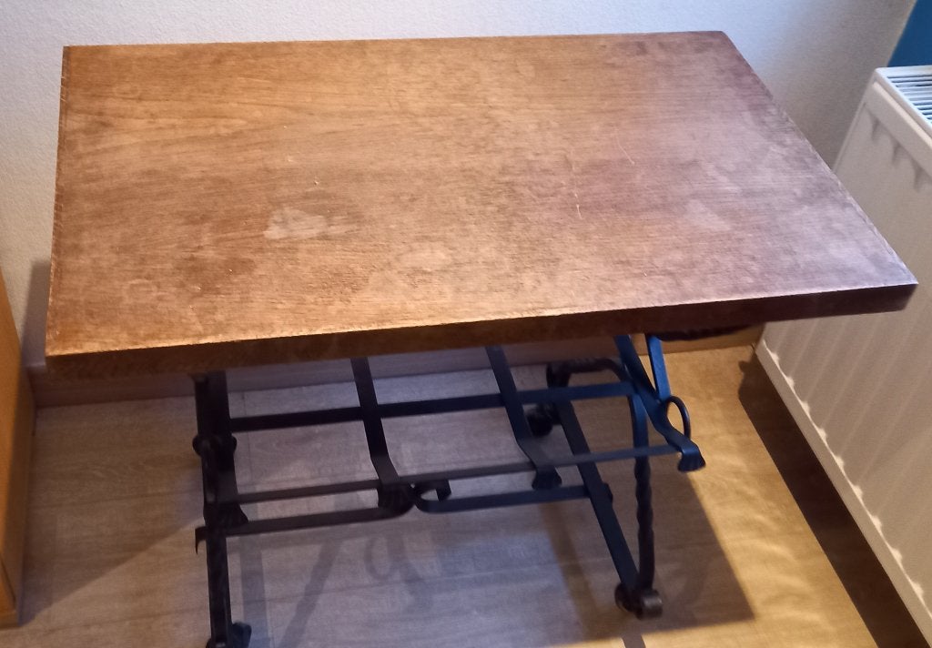 Table tv, Enlèvement, Utilisé