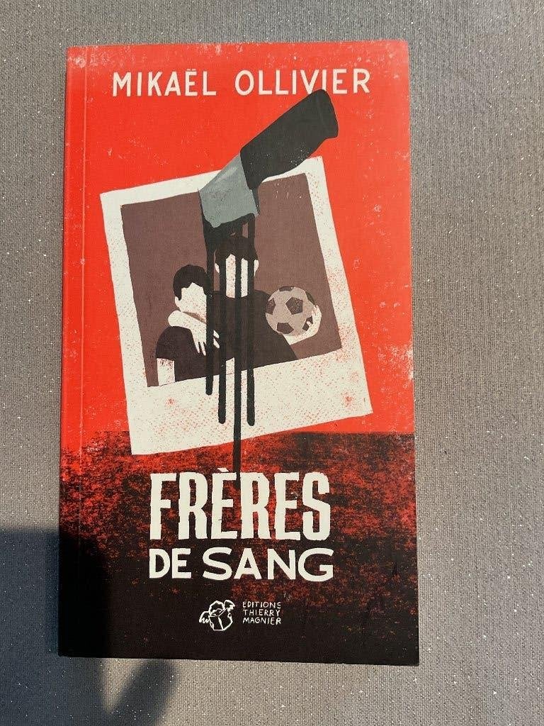 Frères de sang Mikael Ollivier, Boeken, Ophalen, Zo goed als nieuw, ASO, Frans