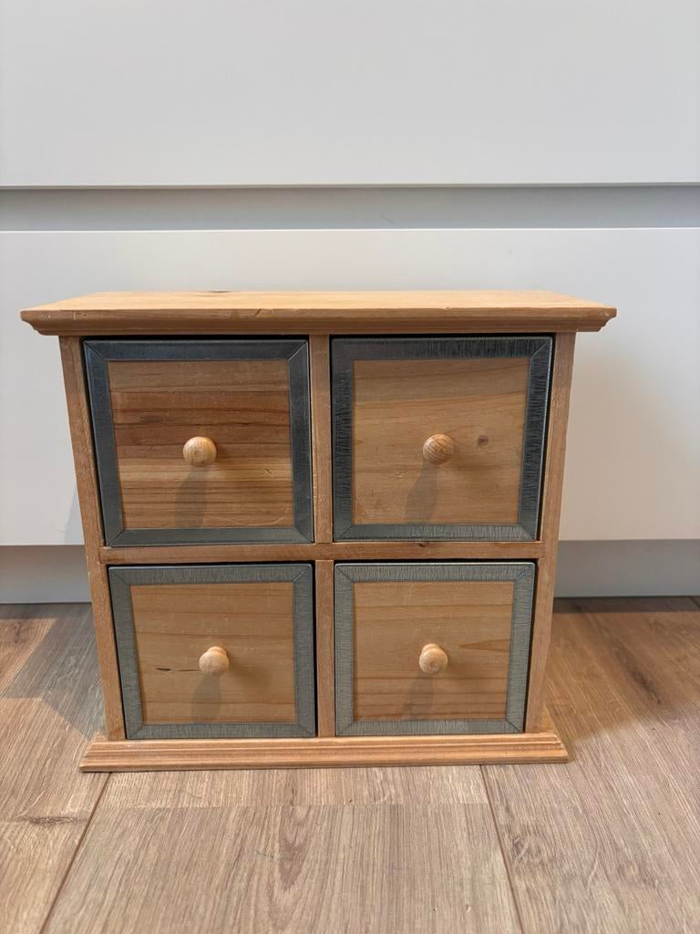Klein kastje, Huis en Inrichting, Minder dan 50 cm, Gebruikt, Ophalen of Verzenden, 3 of 4 laden