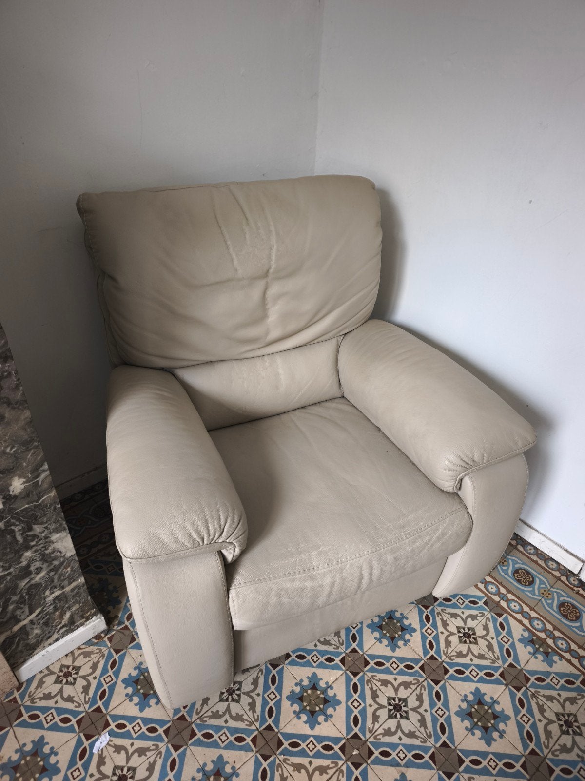 canapé Mailleux en cuire beige 1 personne, 75 à 100 cm, Comme neuf, Enlèvement, Cuir