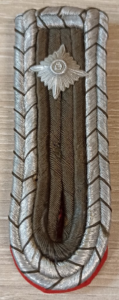 Patte d'épaule d'officier (Oberleutnant) d'Artillerie ww2, Envoi, Armée de terre, Autres types