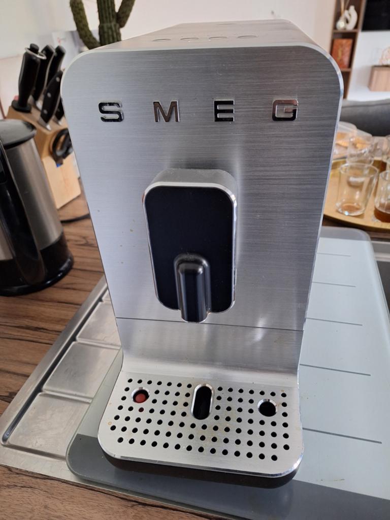 Machine à café en grains smeg, Elektronische apparatuur, Koffiezetapparaten, Ophalen, Koffiebonen