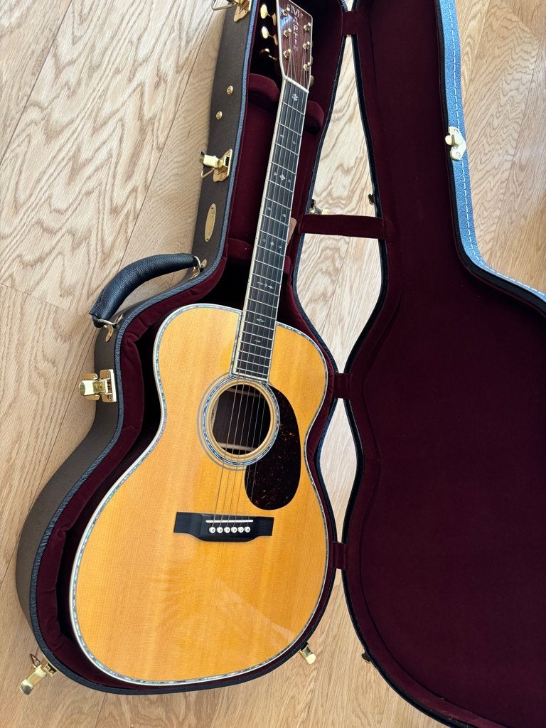 Martin OOO-42 bijna nieuw, Muziek en Instrumenten, Ophalen, Nieuw, Western- of Steelstringgitaar, Met koffer