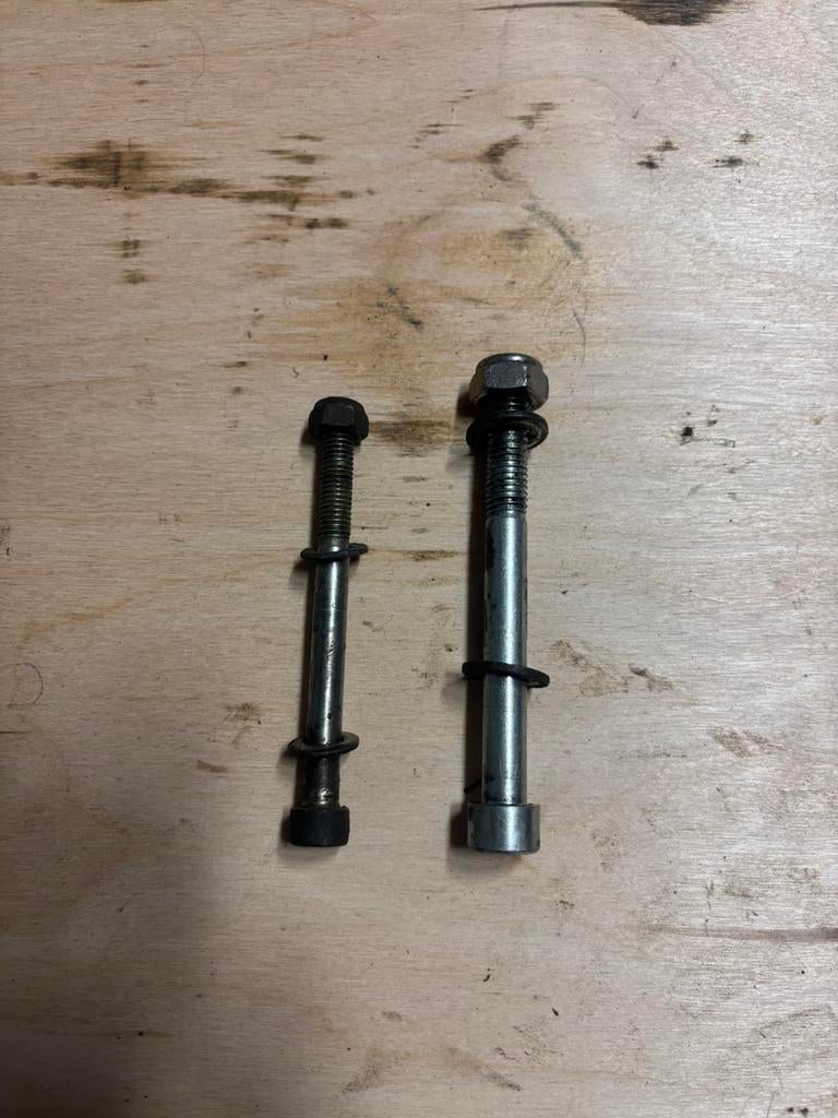 Axe moteur + axe d’amortisseur pour derbi senda et drd 50., Enlèvement ou Envoi