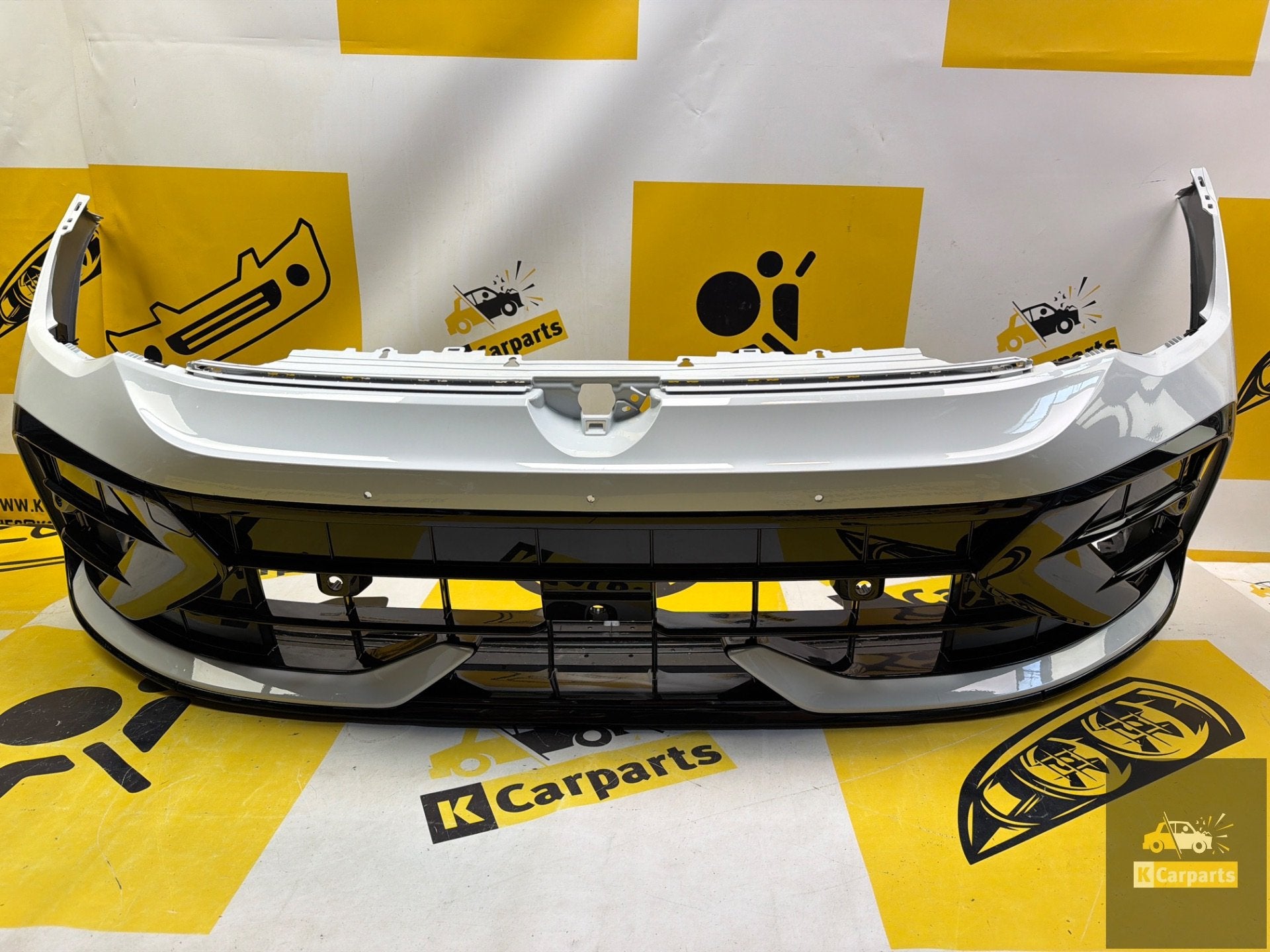 8 R R20 8.5 Volkswagen Golf FaceliftVoorbumper5H0807221l, Pare-chocs, Volkswagen, Volkswagen AG, Vw@volkswagen.de