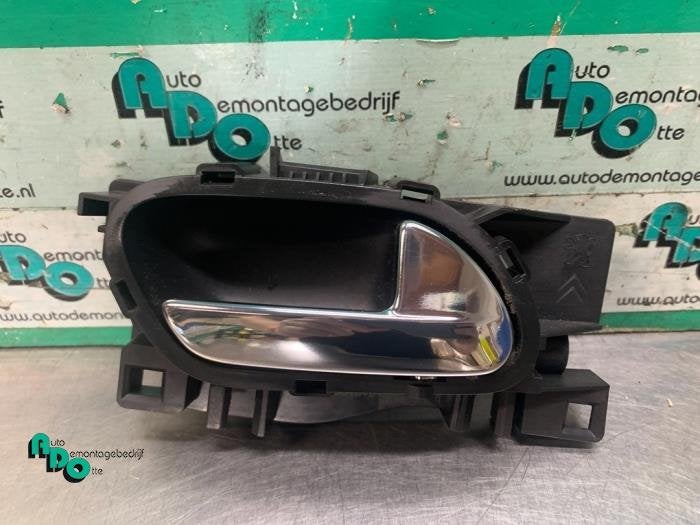 Poignée portière 2portes droite d'un Peugeot 207 (207 06-), -, 3 mois de garantie, Utilisé, -