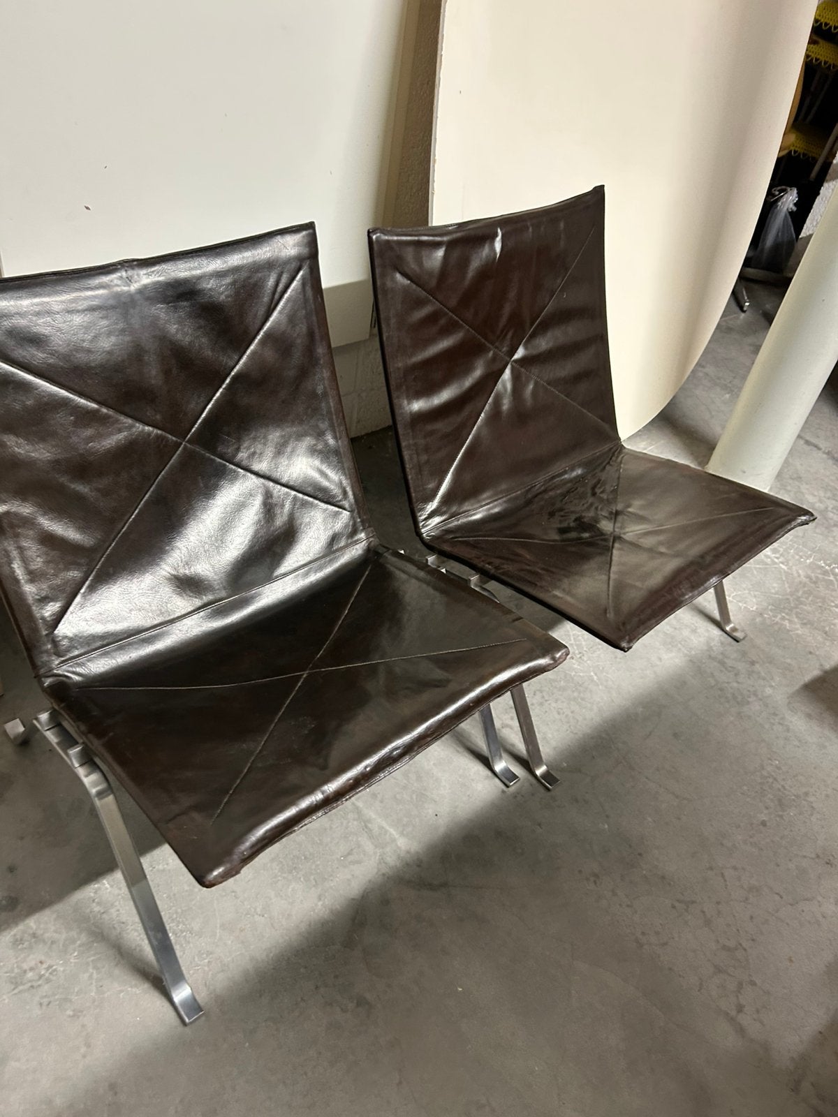 Paire de chaises longues vintage Poul Kjaerholl PK-22, Antiquités & Art, Art | Objets design, Enlèvement ou Envoi, Cuir
