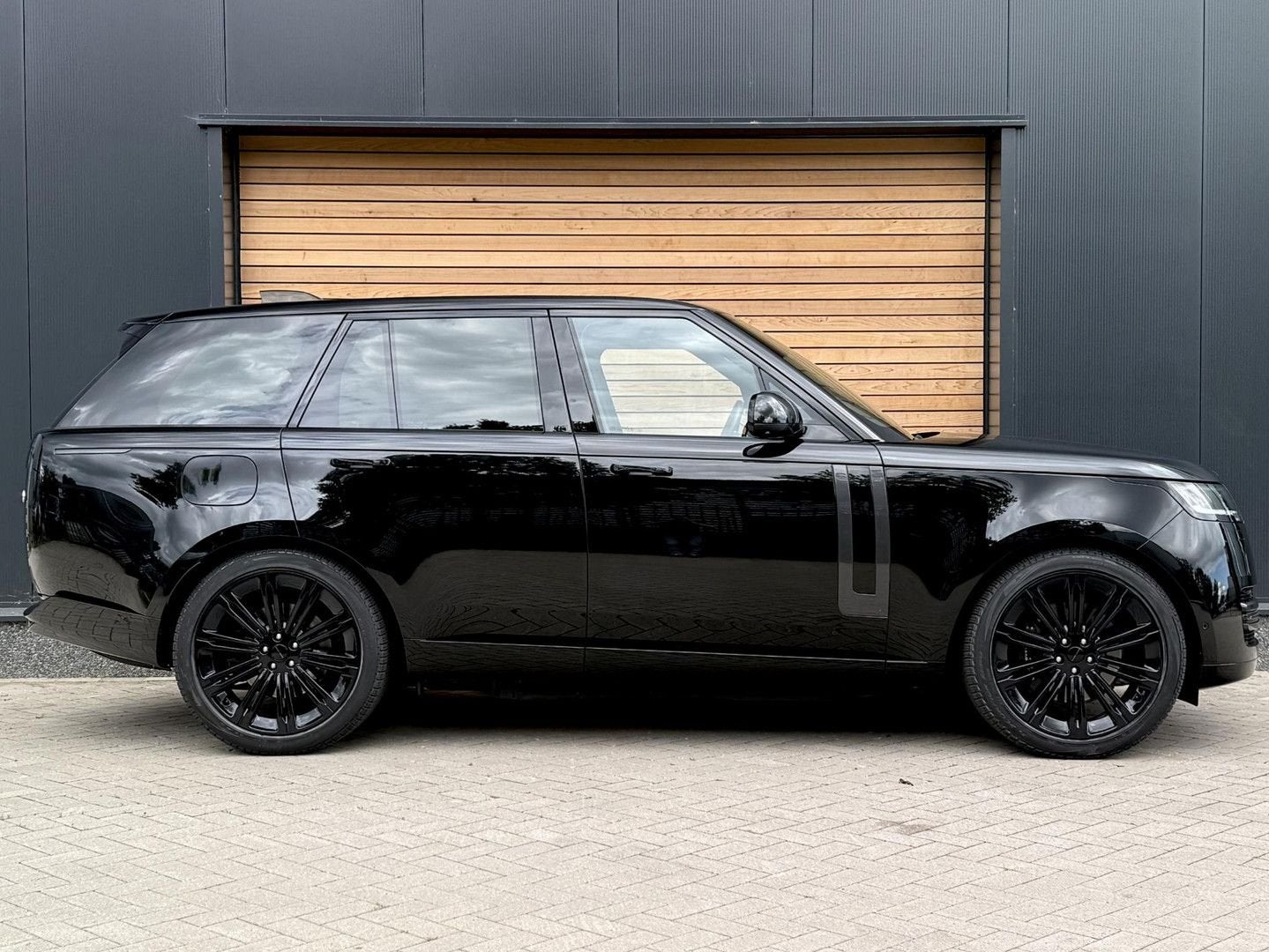 Land Rover Range Rover 3.0 P440e HSE STOELVENTILATIE V+A|MER, Automaat, Zwart, 19 g/km, Zwart