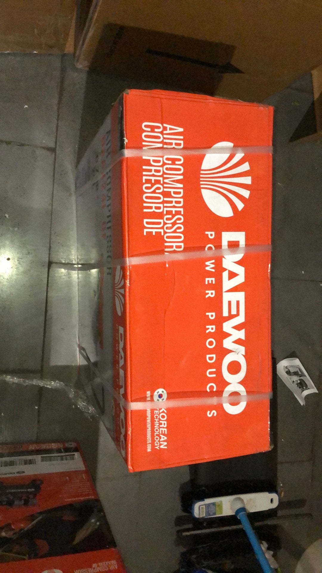DAEWOO 24L compressor, Doe-het-zelf en Bouw, Ophalen, 10 bar of meer, Nieuw, Minder dan 200 liter/min