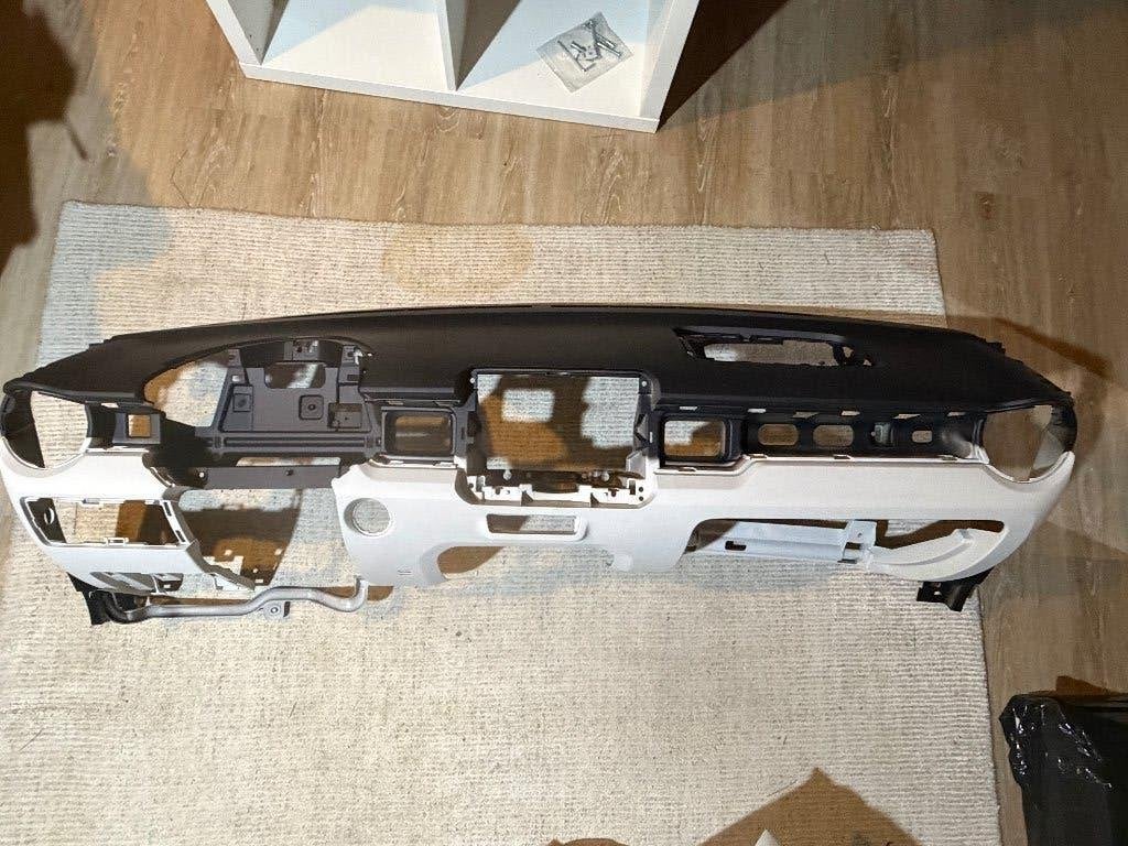 nieuw dashboard Suzuki Ignis 7311162R51CFG, Auto-onderdelen, Ophalen, Nieuw, Suzuki