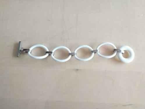 Nieuwe witte ongedragen armband van Victoria, Handtassen en Accessoires, Armbanden, Ophalen of Verzenden, Nieuw