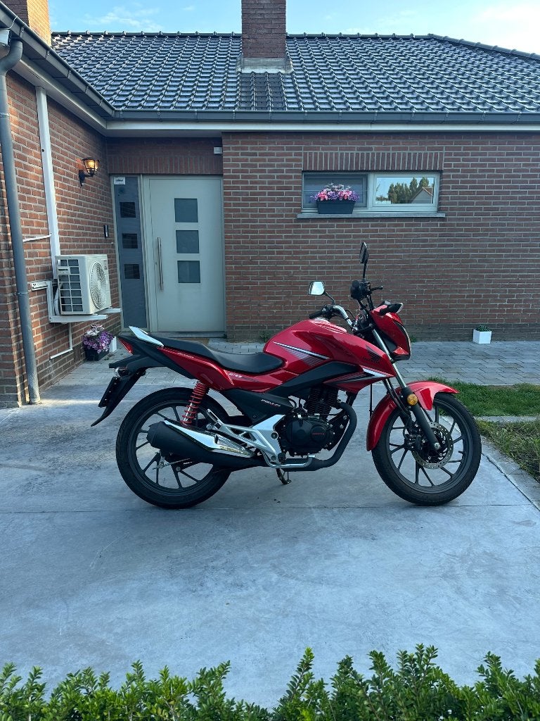 HONDA CB125F - 1E EIGENAAR - 1000 KM - 10/2017, Particulier, 125 cc, 11 kW of minder, 1 cilinder